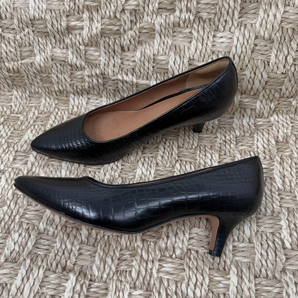 Clarks Artisian black croc embossed leather heel 8.5M
